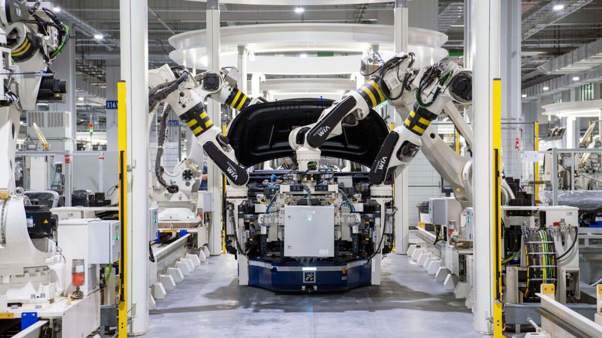 Musk dæmper forventninger: Optimus-produktion bliver meget langsom i starten