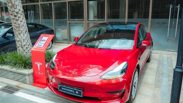 Tesla afviser FSD-skyld i dødsulykke i Texas: Føreren trådte på speederen