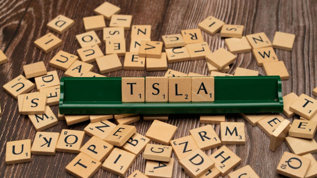 Analytikere spår vækst i Teslas Q2-regnskab efter stærkt leveringstal