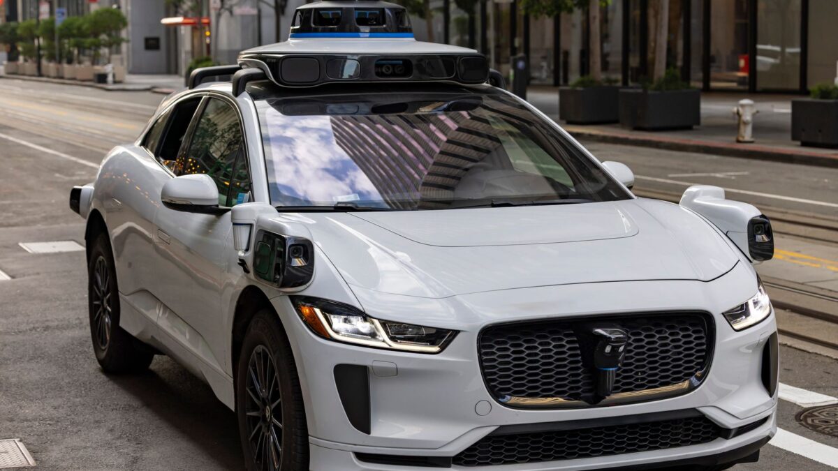 Tesla åbner Robotaxi i Tampa og Orlando – men flåden vokser ikke