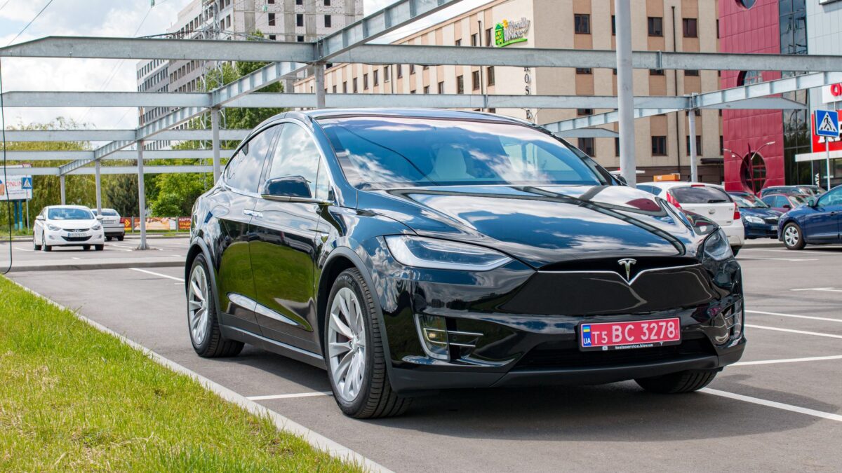 Tesla søger medarbejdere i Colombia og Chile – Robotaxi kan komme til Sydamerika