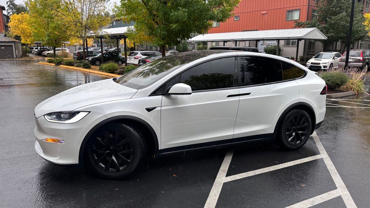 Rivian R2 taber til Model Y i reel rækkevidde-test trods lige EPA-tal