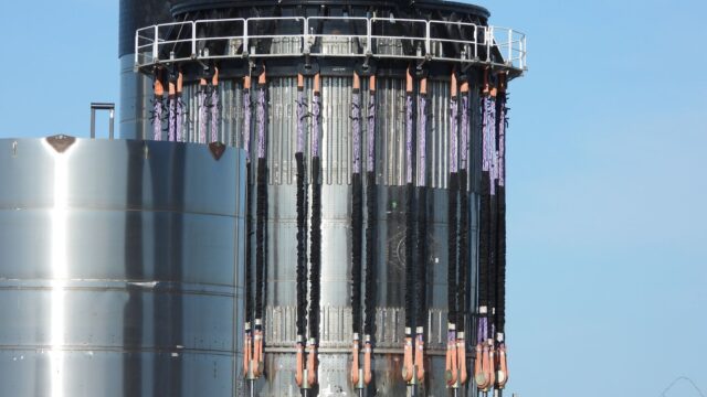 SpaceX vil forsøge at gribe Starship i Flight 14 efter præcis landing