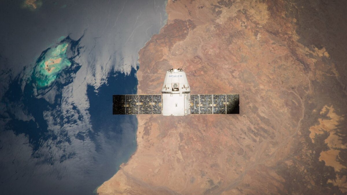 Musk: Alle biler får brug for Starlink på grund af AI-datamængder