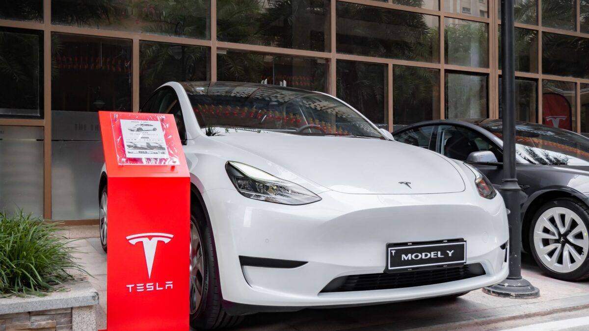 Tesla vil bygge stor ladehub til Robotaxi-flåde i Austin