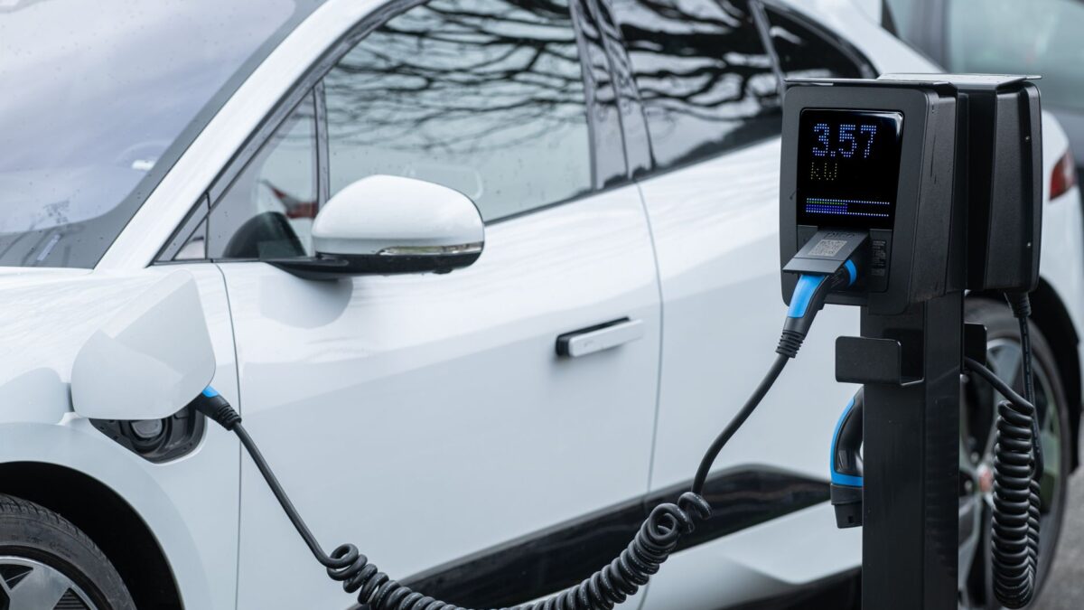 BYD har rejst 10.000 ultrahurtige 1.500 kW-ladere på fem måneder