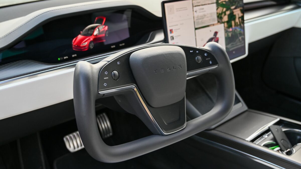 Tesla lader FSD gribe ind i manuel kørsel: Ingen dansk tidsplan endnu