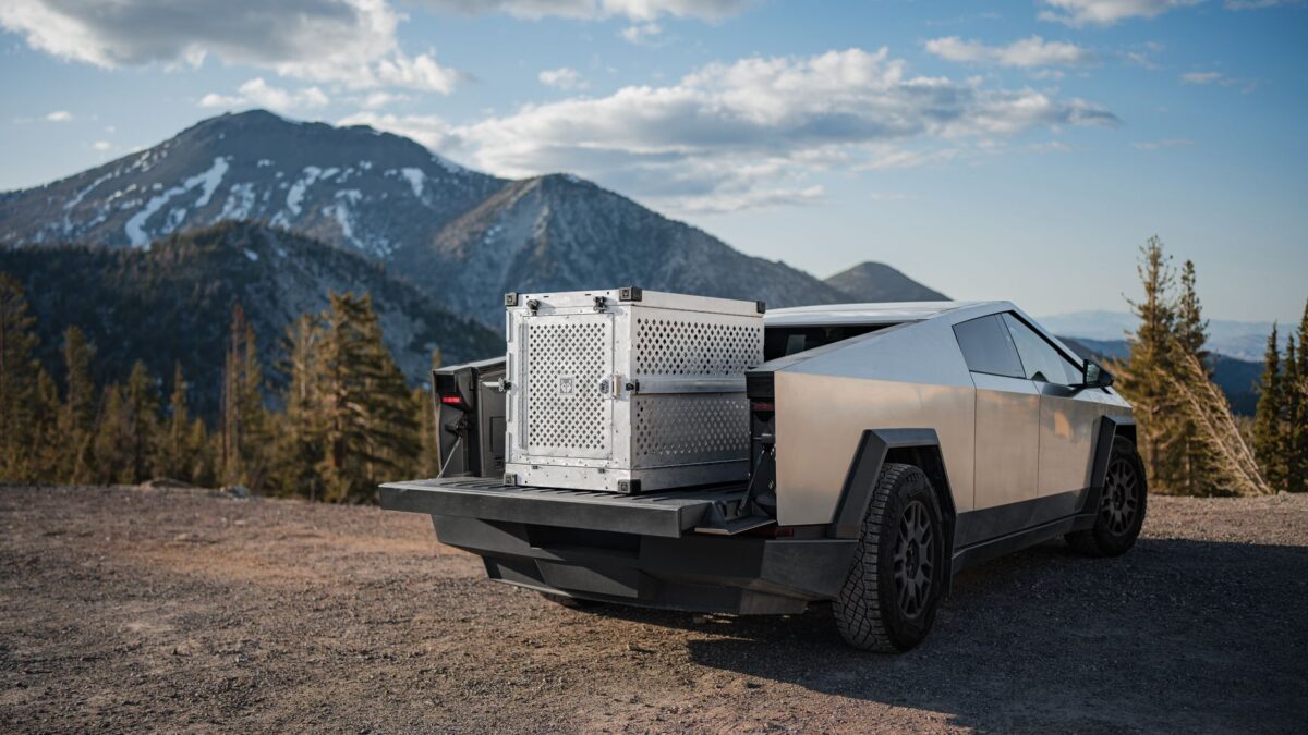 Tesla ændrer Cybertruck under kaross: aluminium skiftet ud med plast