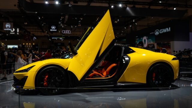 Tesla sætter dato: Ny Roadster afsløres 1. oktober i Texas