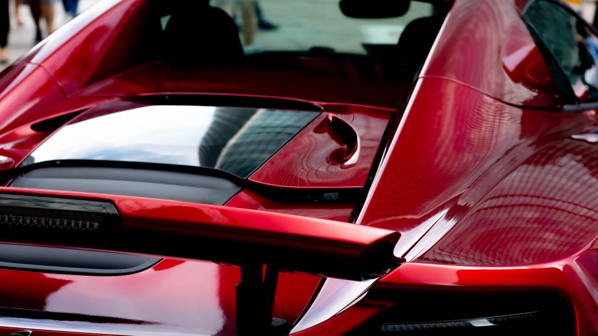 Tesla-patent viser skjult aktiv vinge til ny Roadster