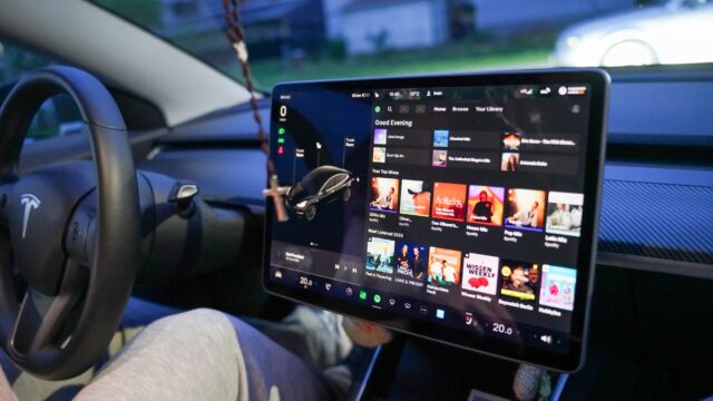 Tesla topper liste over biler der lækker data til reklamefirmaer
